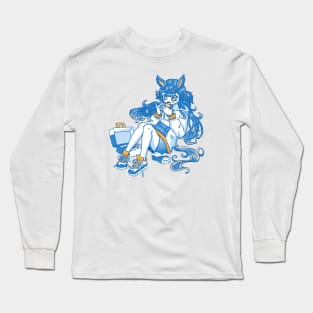 noniponi eating a slider Long Sleeve T-Shirt